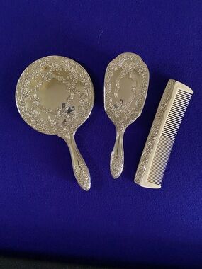 Ornate Silver-Tone Three-Piece Vanity Hair Set - Silver